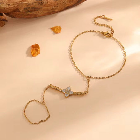 Ella Handchain